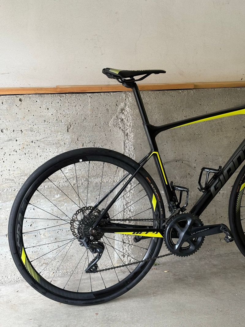 Used Giant Defy Advanced 1 2018 2018 Road & Gravel, Black — image 4 of 8