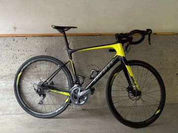 Used Giant Defy Advanced 1 2018 2018 Road & Gravel, Black — image 1 of 8