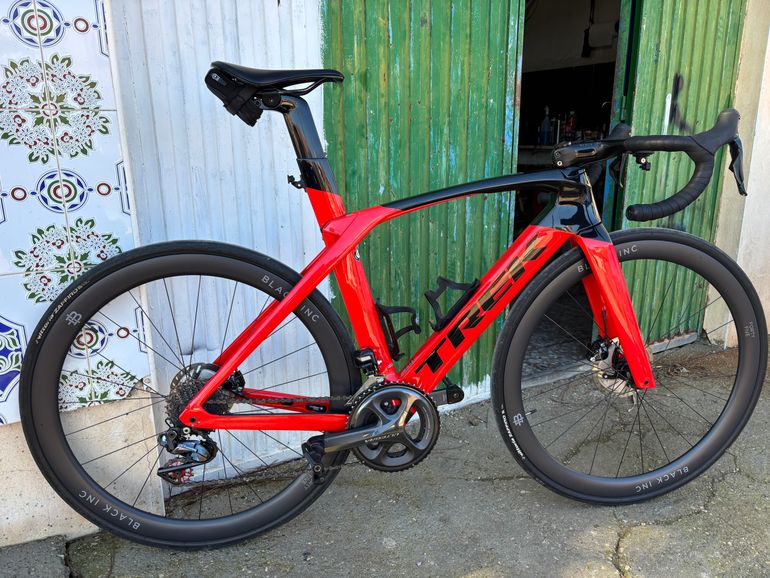 Used Trek Madone Shimano Ultegra Di2 2021 Road & Gravel, Red — image 2 of 5