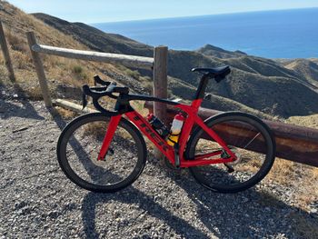Used Trek Madone Shimano Ultegra Di2 2021 Road & Gravel, Red — image 4 of 5