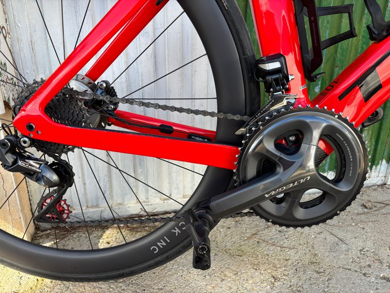 Used Trek Madone Shimano Ultegra Di2 2021 Road & Gravel, Red — image 3 of 5