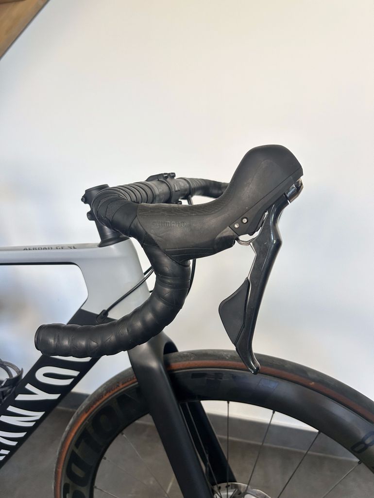 Used Canyon Aeroad CF SL 8 Disc 2022 2022 Road & Gravel, Negro — image 3 of 6