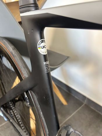 Used Canyon Aeroad CF SL 8 Disc 2022 2022 Road & Gravel, Negro — image 5 of 6