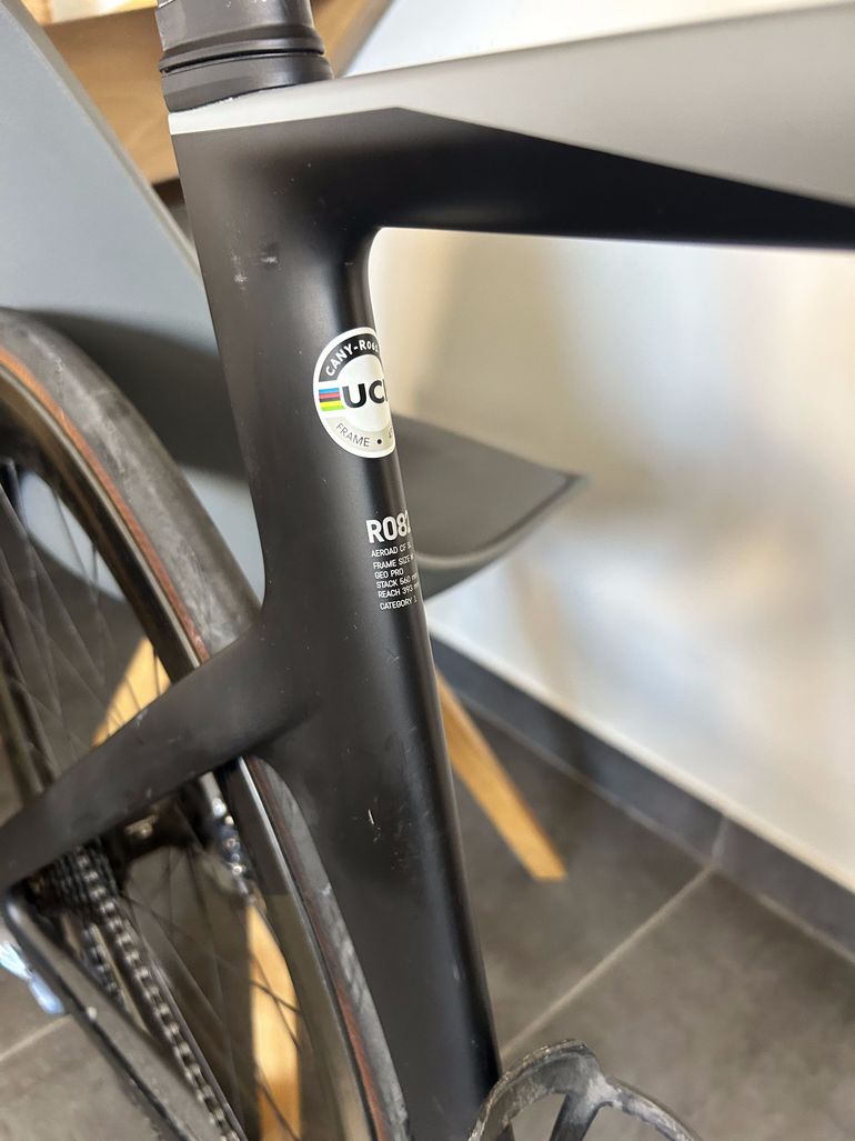 Used Canyon Aeroad CF SL 8 Disc 2022 2022 Road & Gravel, Negro — image 5 of 6