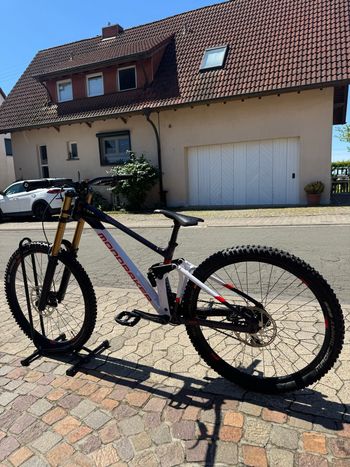 Used Mondraker SUMMUM 2022 2022 Mountainbike, White, 29 — image 2 of 6
