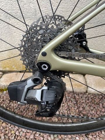 Giant Defy Advanced 2024 Road & Gravel usato, Verde — immagine 3 di 4