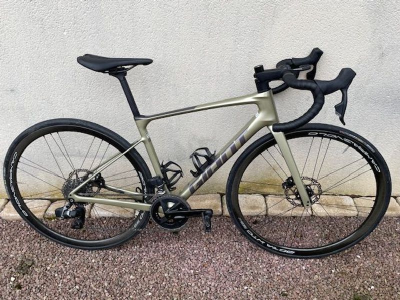 Used Giant Defy Advanced 2024 Road & Gravel