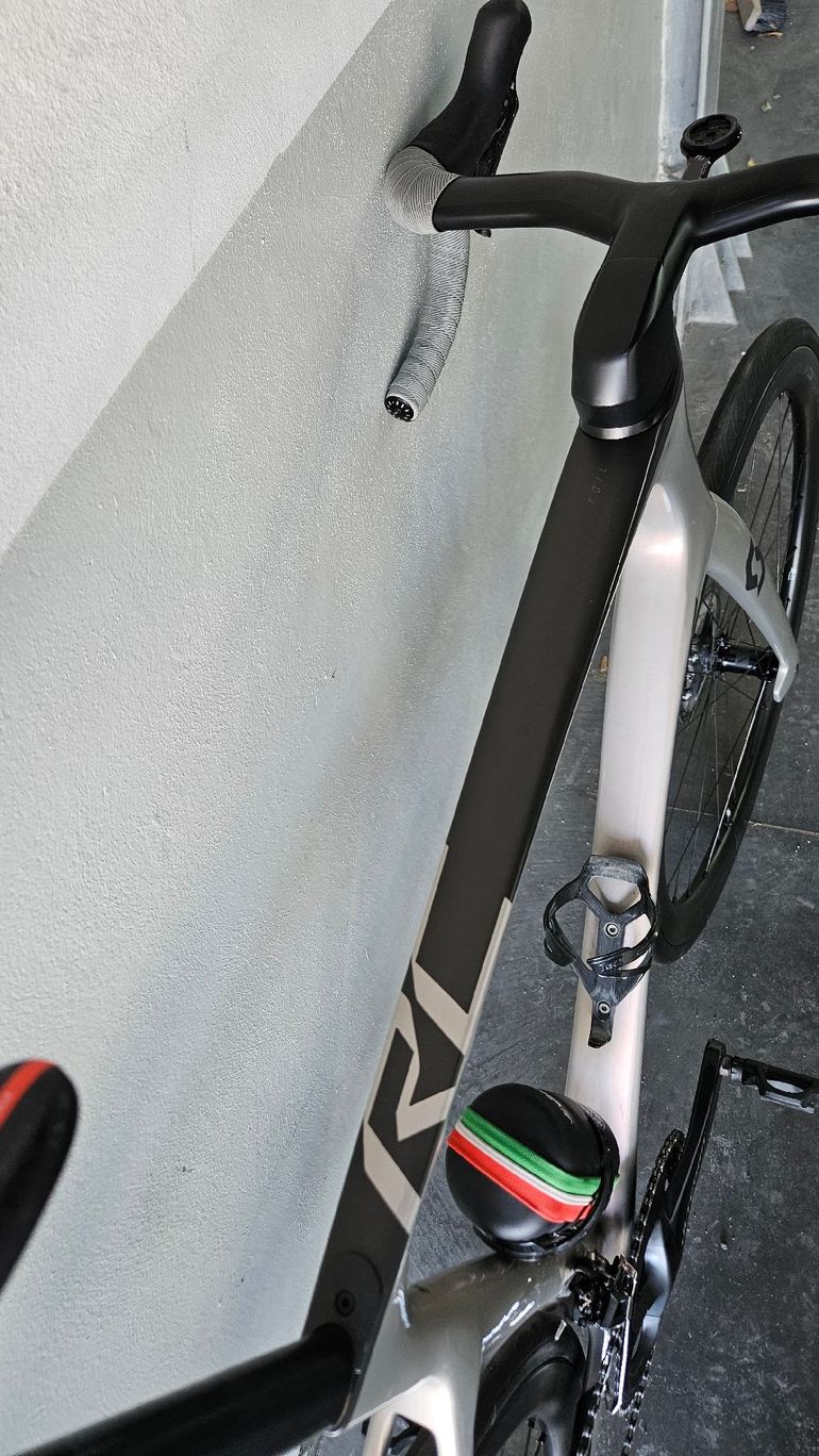 Used Scott Foil RC 30 2022 2022 Road & Gravel, Grigio chiaro — image 5 of 22