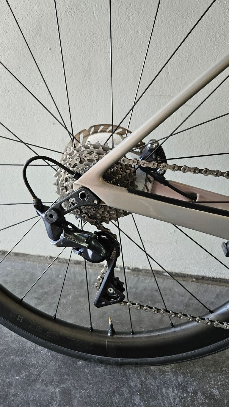 Used Scott Foil RC 30 2022 2022 Road & Gravel, Grigio chiaro — image 3 of 22