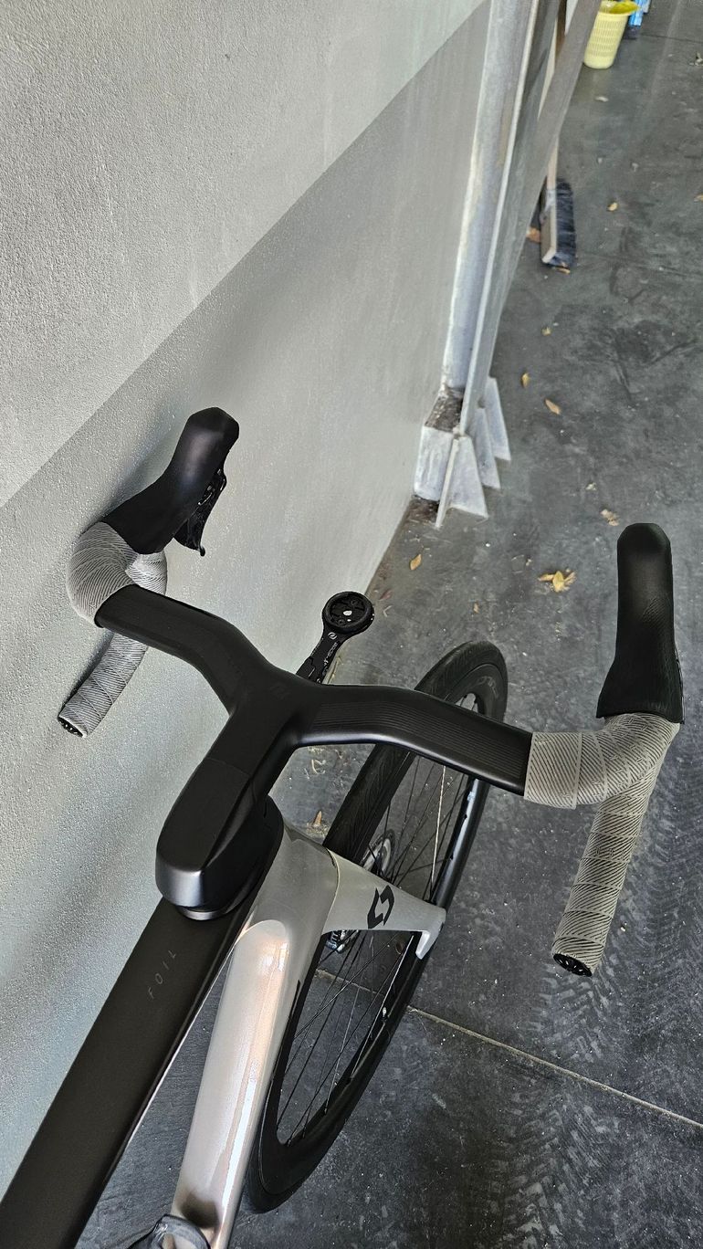 Used Scott Foil RC 30 2022 2022 Road & Gravel, Grigio chiaro — image 8 of 22