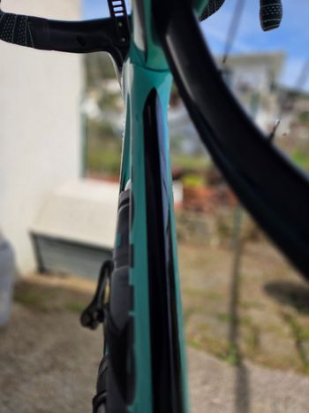 Used Bianchi Oltre XR4 - Rival eTap AXS 2022 2022 Road & Gravel, Blue — image 10 of 17
