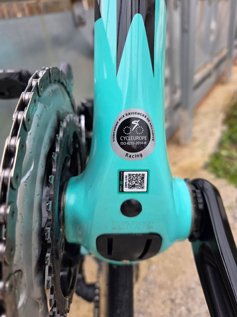 Used Bianchi Oltre XR4 - Rival eTap AXS 2022 2022 Road & Gravel, Blue — image 7 of 17
