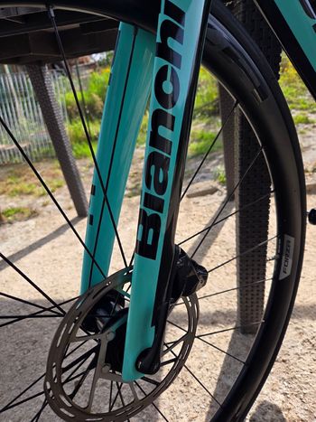 Used Bianchi Oltre XR4 - Rival eTap AXS 2022 2022 Road & Gravel, Blue — image 11 of 17