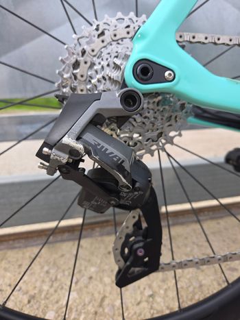 Used Bianchi Oltre XR4 - Rival eTap AXS 2022 2022 Road & Gravel, Blue — image 4 of 17