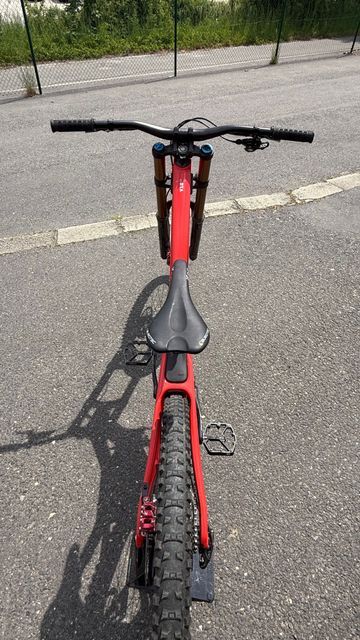 Santa Cruz V10 SRAM X01 DH 2024 Mountainbike d'occasion — image 6 sur 12