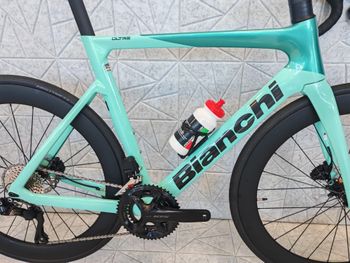 Used Custom BIANCHI OLTRE RACE SHIMANO 105 DI2 SIXTY CARBON 2026 Road & Gravel, Green — image 2 of 9