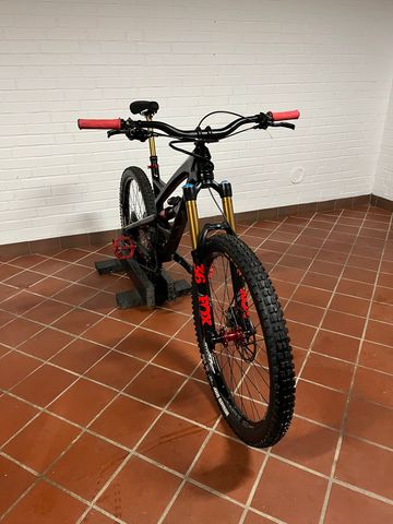 Brugt YT Industries Capra 27 CF Pro Race 2018 2018 Mountainbike — billede 1 af 17