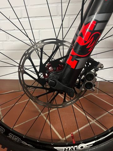 Brugt YT Industries Capra 27 CF Pro Race 2018 2018 Mountainbike — billede 16 af 17