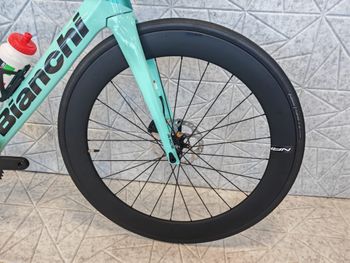 Used Custom BIANCHI OLTRE RACE SHIMANO 105 DI2 SIXTY CARBON 2026 Road & Gravel, Green — image 3 of 10
