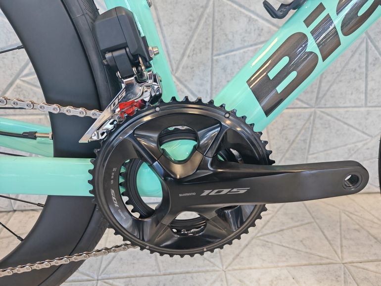 Used Custom BIANCHI OLTRE RACE SHIMANO 105 DI2 SIXTY CARBON 2026 Road & Gravel, Green — image 6 of 10