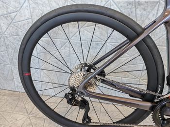Used Custom BIANCHI INFINITO ICR 105 DI2 THIRTY CARBON 2026 Road & Gravel, Light Gray — image 5 of 10