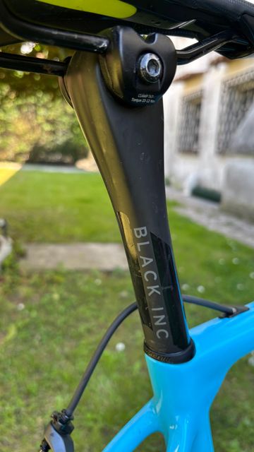Used Factor O2 2020 Road & Gravel, Blue — image 9 of 18