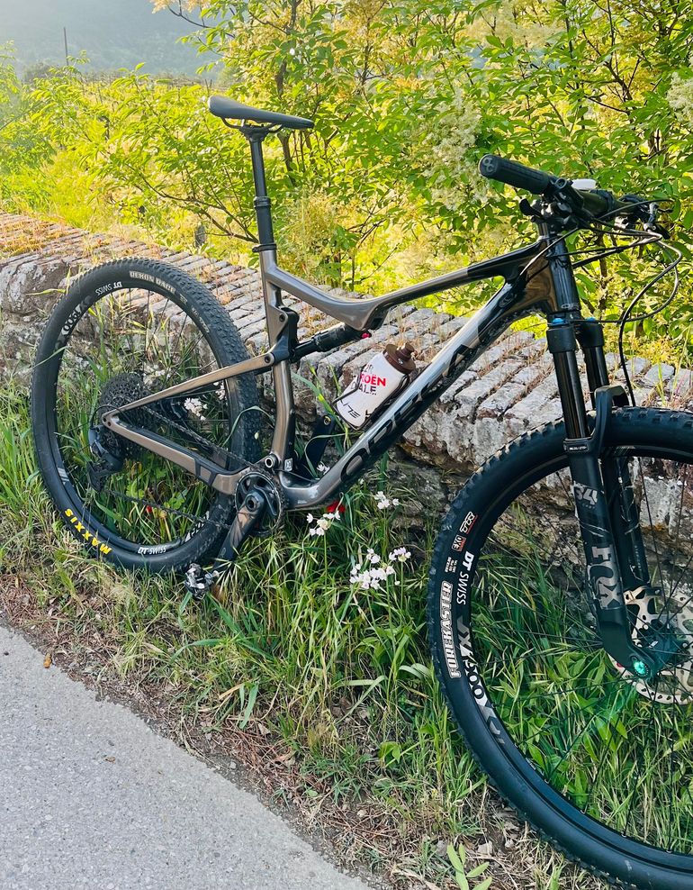 Used Orbea OIZ M20 TR 2021 2021 Mountainbike — image 1 of 5