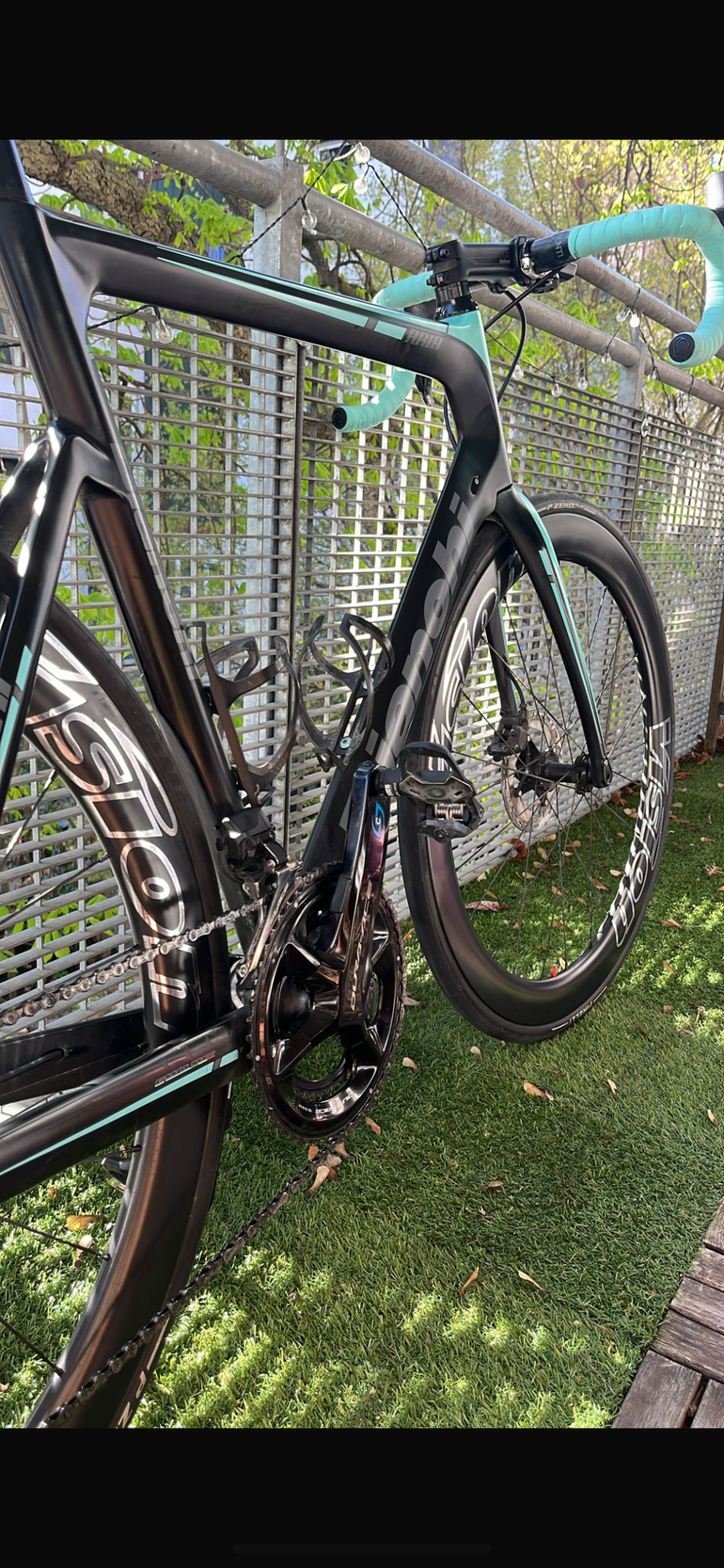 Used Bianchi Aria Shimano Ultegra Di2 (12 Speed) 2021 Road & Gravel, Black — image 2 of 5