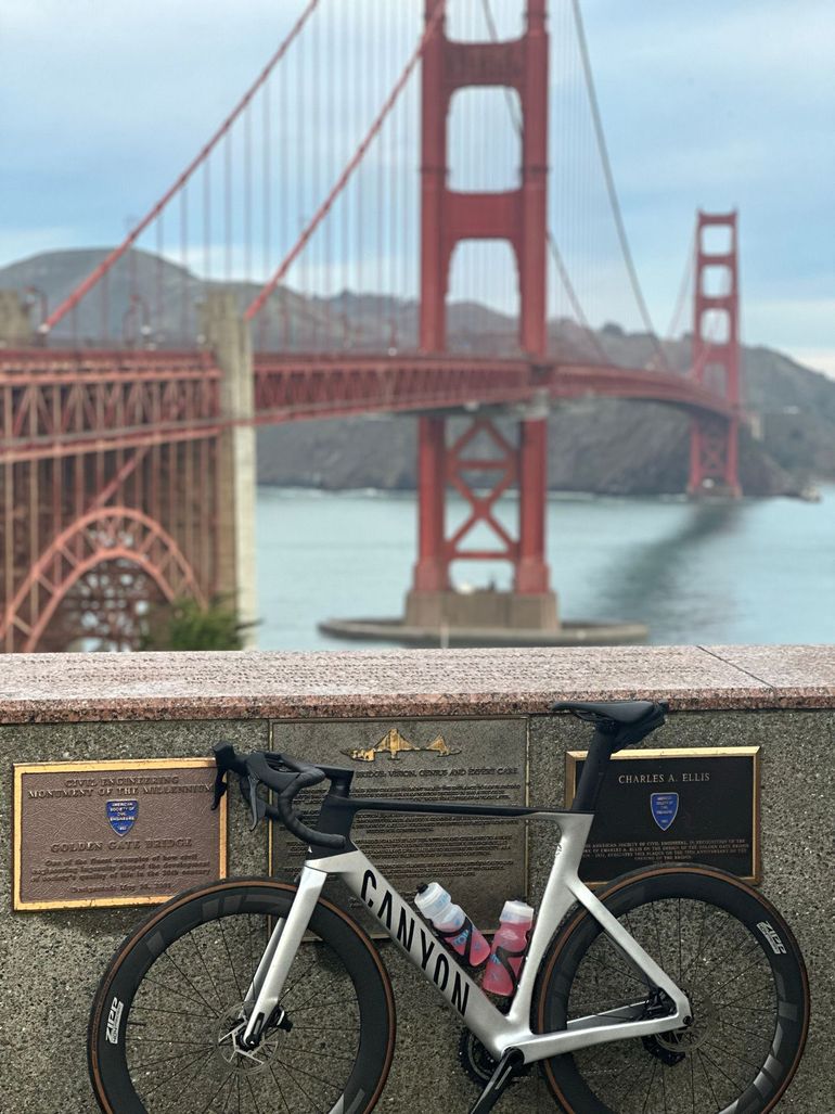 Used Canyon Aeroad CF SLX 8 AXS 2024 2024 Road & Gravel, Light Gray — image 2 of 6