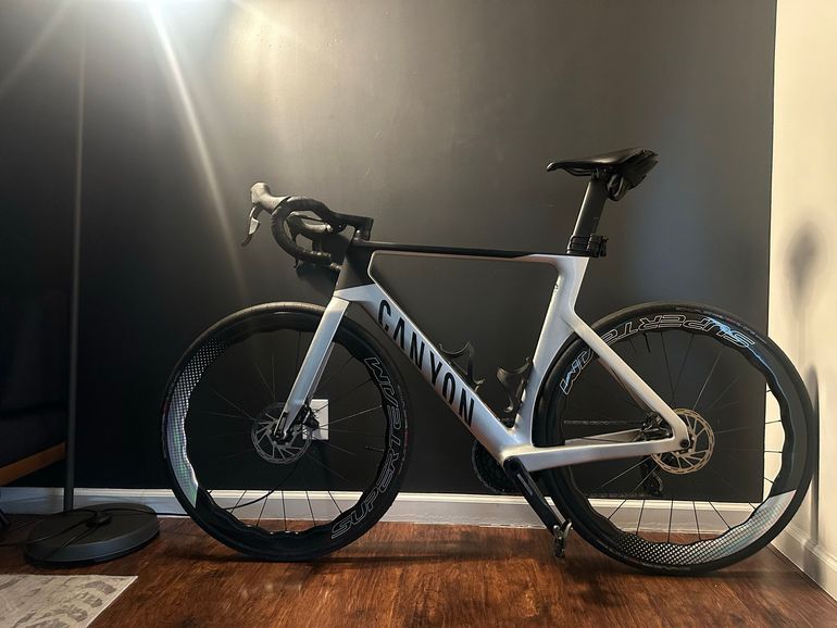 Used Canyon Aeroad CF SLX 8 AXS 2024 2024 Road & Gravel, Light Gray — image 5 of 6