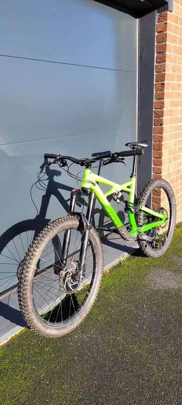 Used Specialized Enduro Comp 650b 2017 2017 Mountainbike, Green, 27.5 — image 3 of 4