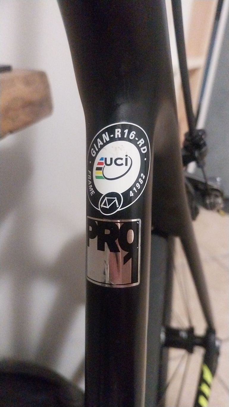 Używany Giant TCR Advanced Pro 1 2017 2017 Road & Gravel — zdjęcie 6 z 14