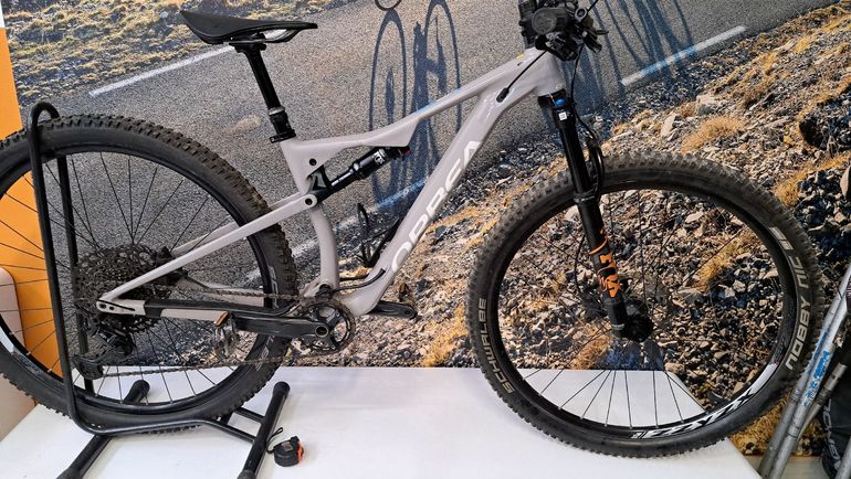 Used Orbea OIZ H10 TR 2022 2022 Mountainbike — image 1 of 10