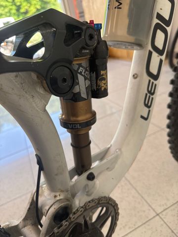 Used Lee Cougan Custom Shimano XTR 2022 Mountainbike, Light Gray — image 4 of 8