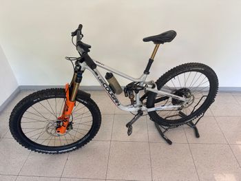 Used Lee Cougan Lee Cougan Custom Shimano XTR 2022 Mountainbike, Light Gray — image 2 of 8