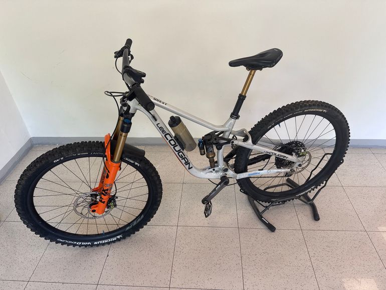 Used Lee Cougan Lee Cougan Custom Shimano XTR 2022 Mountainbike, Light Gray — image 2 of 8