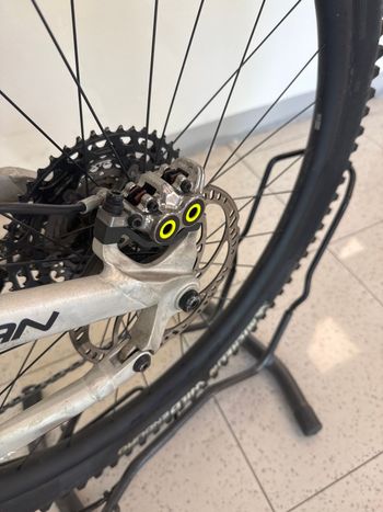 Used Lee Cougan Lee Cougan Custom Shimano XTR 2022 Mountainbike, Light Gray — image 8 of 8