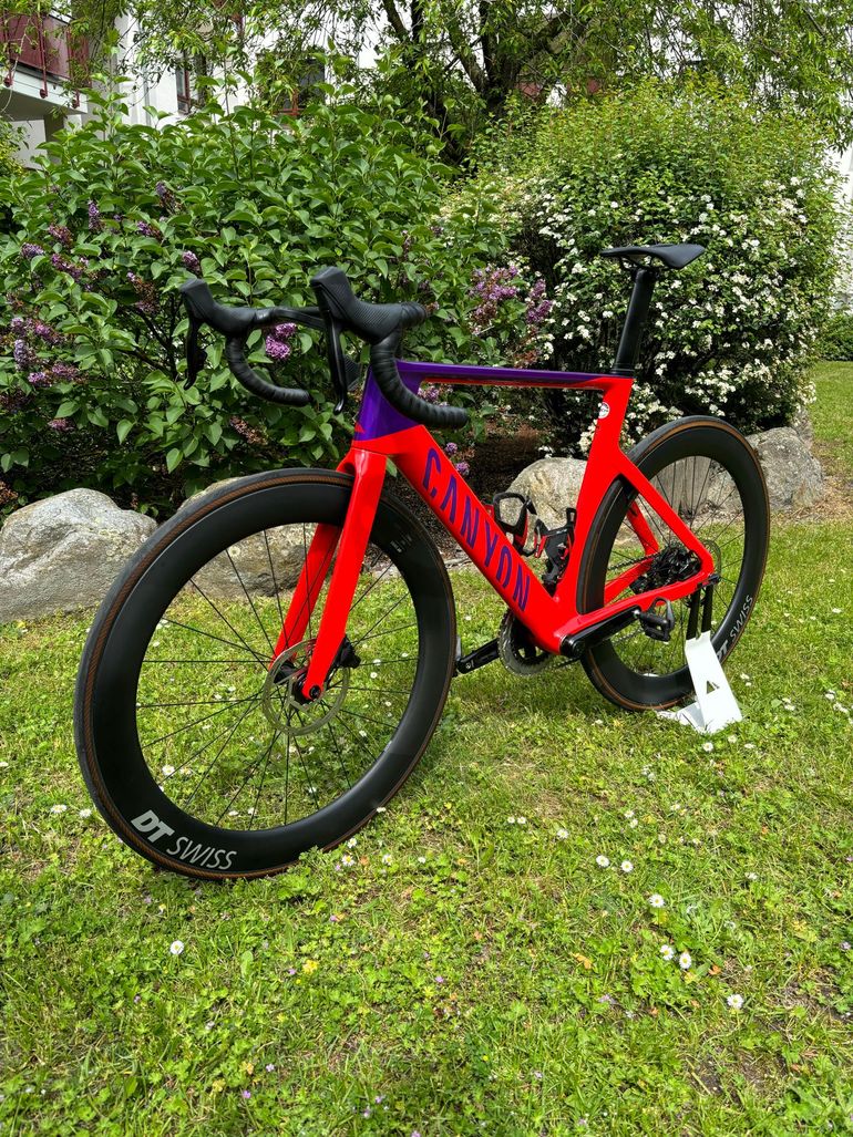 Used Canyon Aeroad CF SLX 7 Disc eTap 2022 2022 Road & Gravel, Red — image 18 of 20