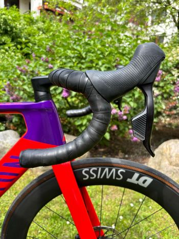 Used Canyon Aeroad CF SLX 7 Disc eTap 2022 2022 Road & Gravel, Red — image 6 of 20