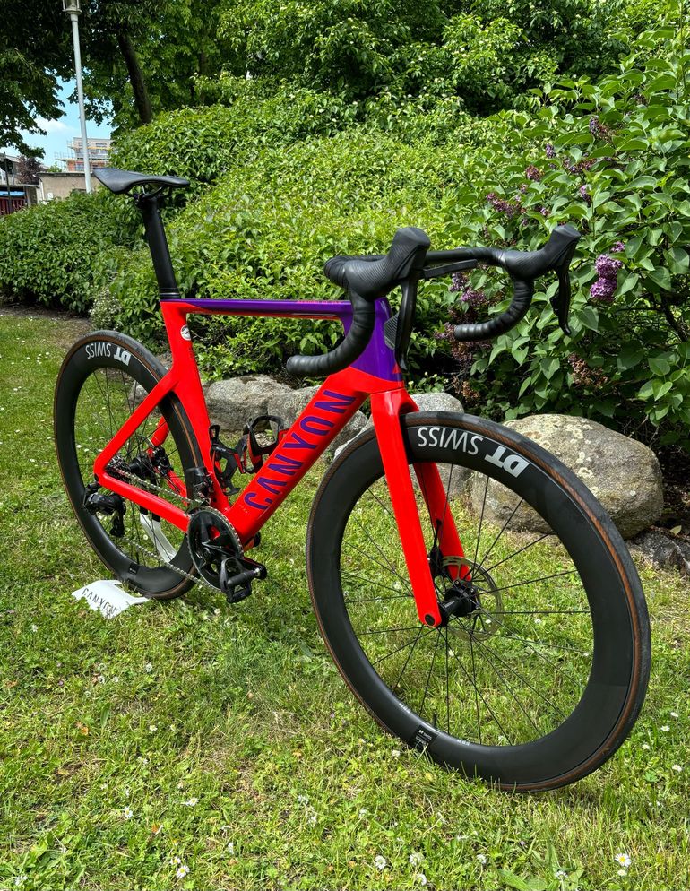 Used Canyon Aeroad CF SLX 7 Disc eTap 2022 2022 Road & Gravel, Red — image 2 of 20
