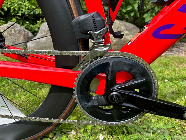 Used Canyon Aeroad CF SLX 7 Disc eTap 2022 2022 Road & Gravel, Red — image 8 of 20