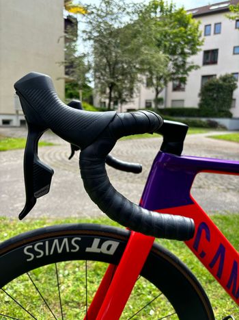 Used Canyon Aeroad CF SLX 7 Disc eTap 2022 2022 Road & Gravel, Red — image 5 of 20