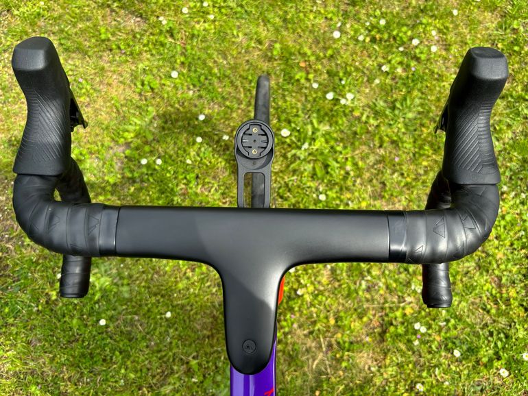 Used Canyon Aeroad CF SLX 7 Disc eTap 2022 2022 Road & Gravel, Red — image 7 of 20