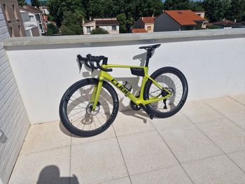 Used CUBE AGREE C:62, RACE 2025 2025 Road & Gravel, Green — image 2 of 4