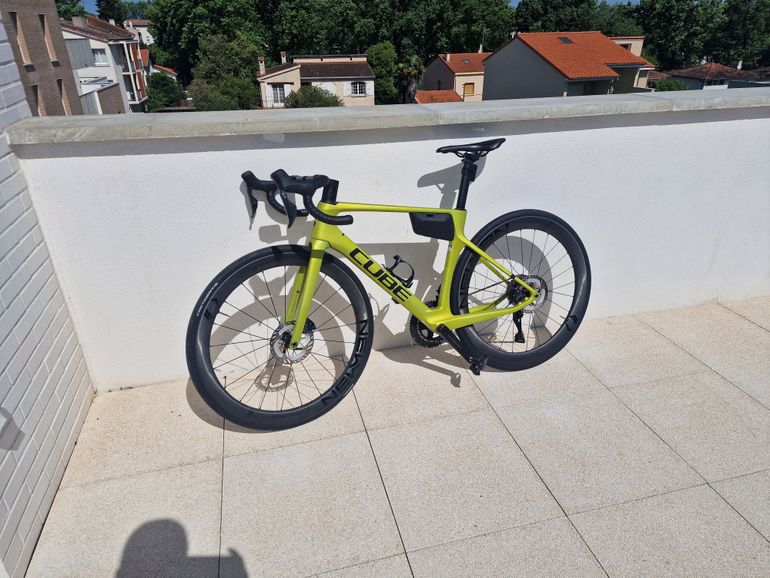 Used CUBE AGREE C:62, RACE 2025 2025 Road & Gravel, Green — image 2 of 4