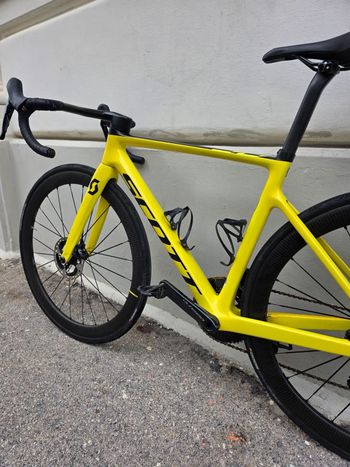 Used Scott Addict Shimano Ultegra 2023 Road & Gravel — image 2 of 4