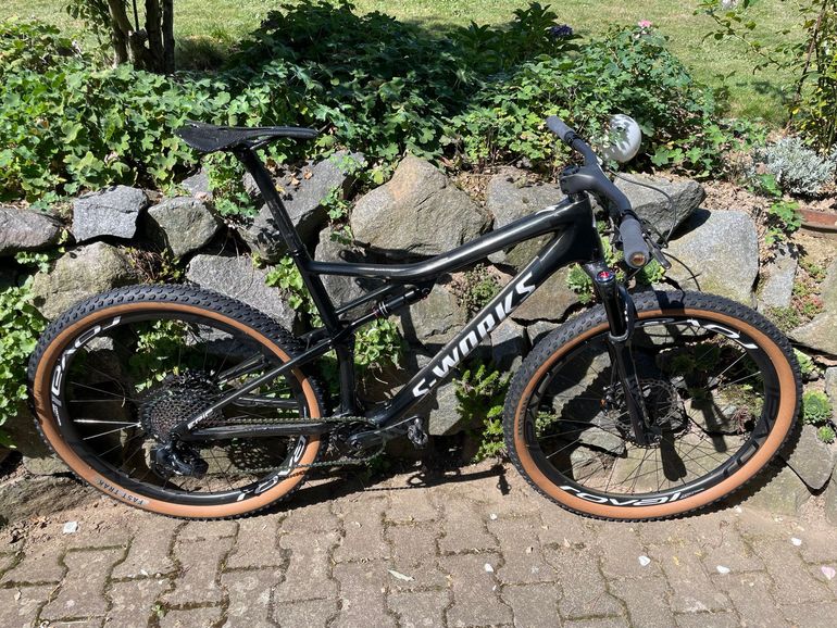 Used Specialized Men's S-Works Epic 2019 2019 Mountainbike, Black, 29 — image 1 of 4
