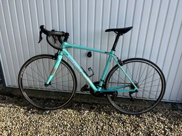 Gebrauchtes Bianchi Via Shimano 105 2021 Road & Gravel, Blau — Bild 4 von 9
