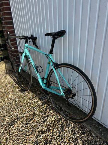 Gebrauchtes Bianchi Via Shimano 105 2021 Road & Gravel, Blau — Bild 6 von 9