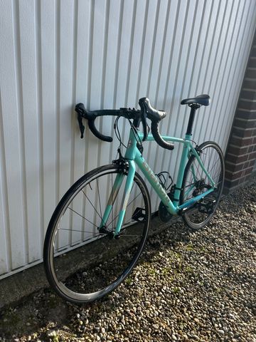 Gebrauchtes Bianchi Via Shimano 105 2021 Road & Gravel, Blau — Bild 5 von 9